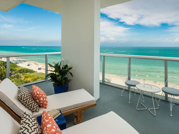 Amazing oceanfront apartment